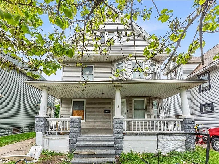 3098 W 101st St, Cleveland, OH 44111