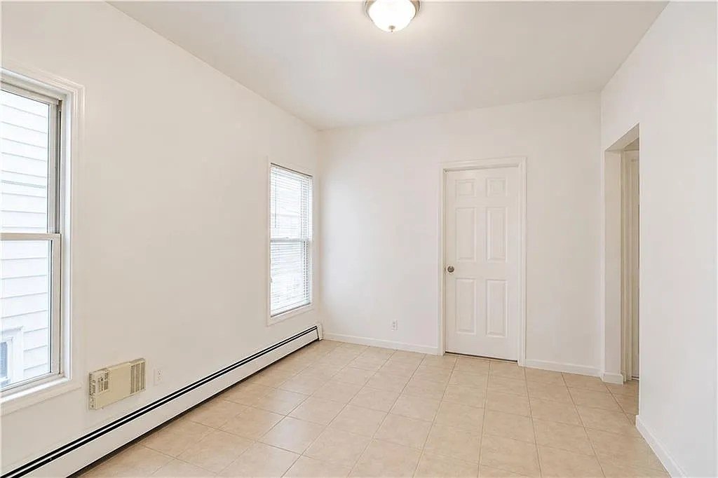 693 Henderson Ave, Staten Island, NY 10310