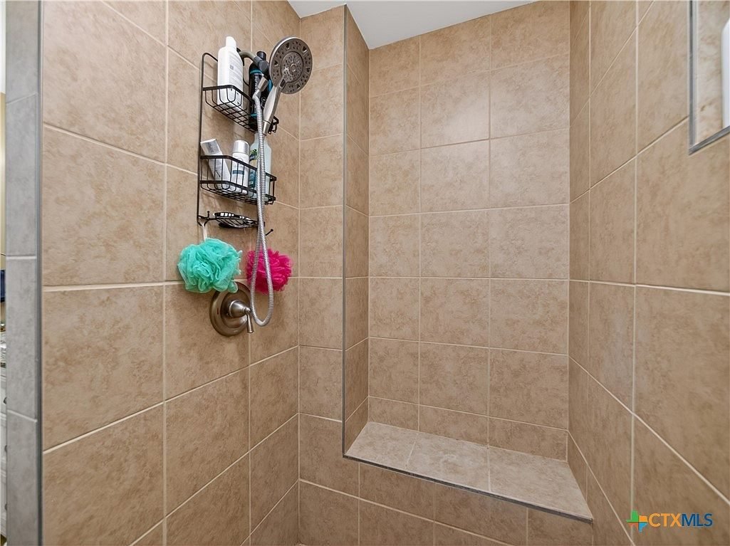 461 Shortys Ln, Fredericksburg, TX 78624